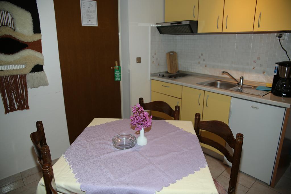 Hotel Pansion Adria Sveti Filip i Jakov Habitación foto