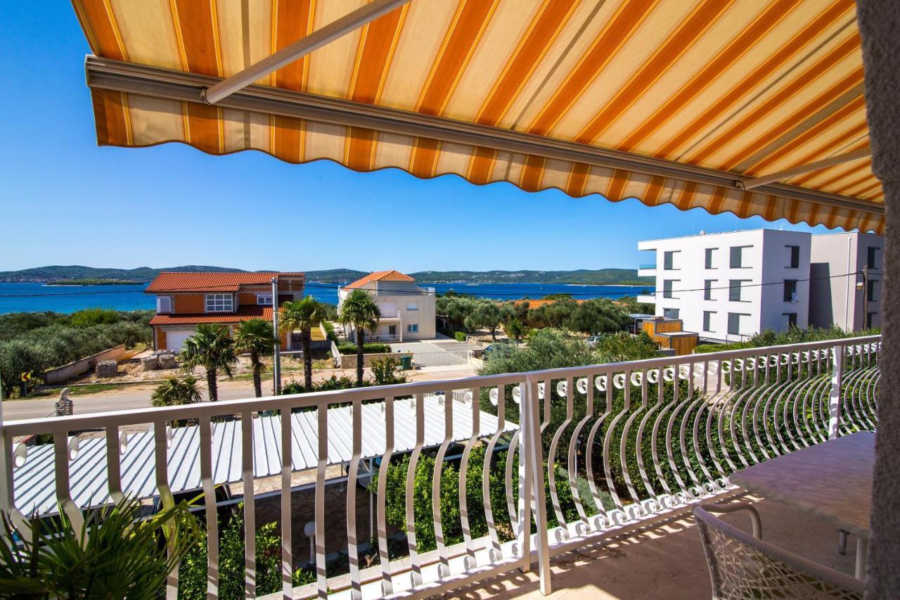 Hotel Pansion Adria Sveti Filip i Jakov Exterior foto