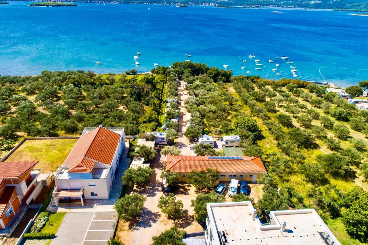 Hotel Pansion Adria Sveti Filip i Jakov Exterior foto