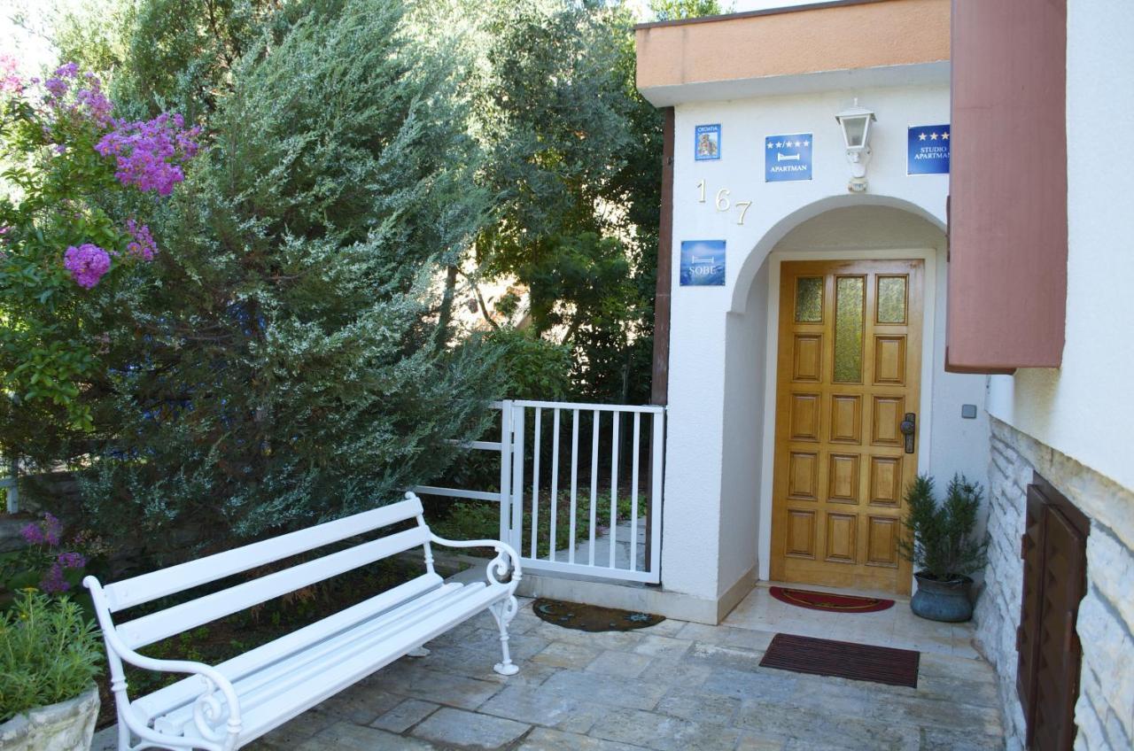 Hotel Pansion Adria Sveti Filip i Jakov Exterior foto